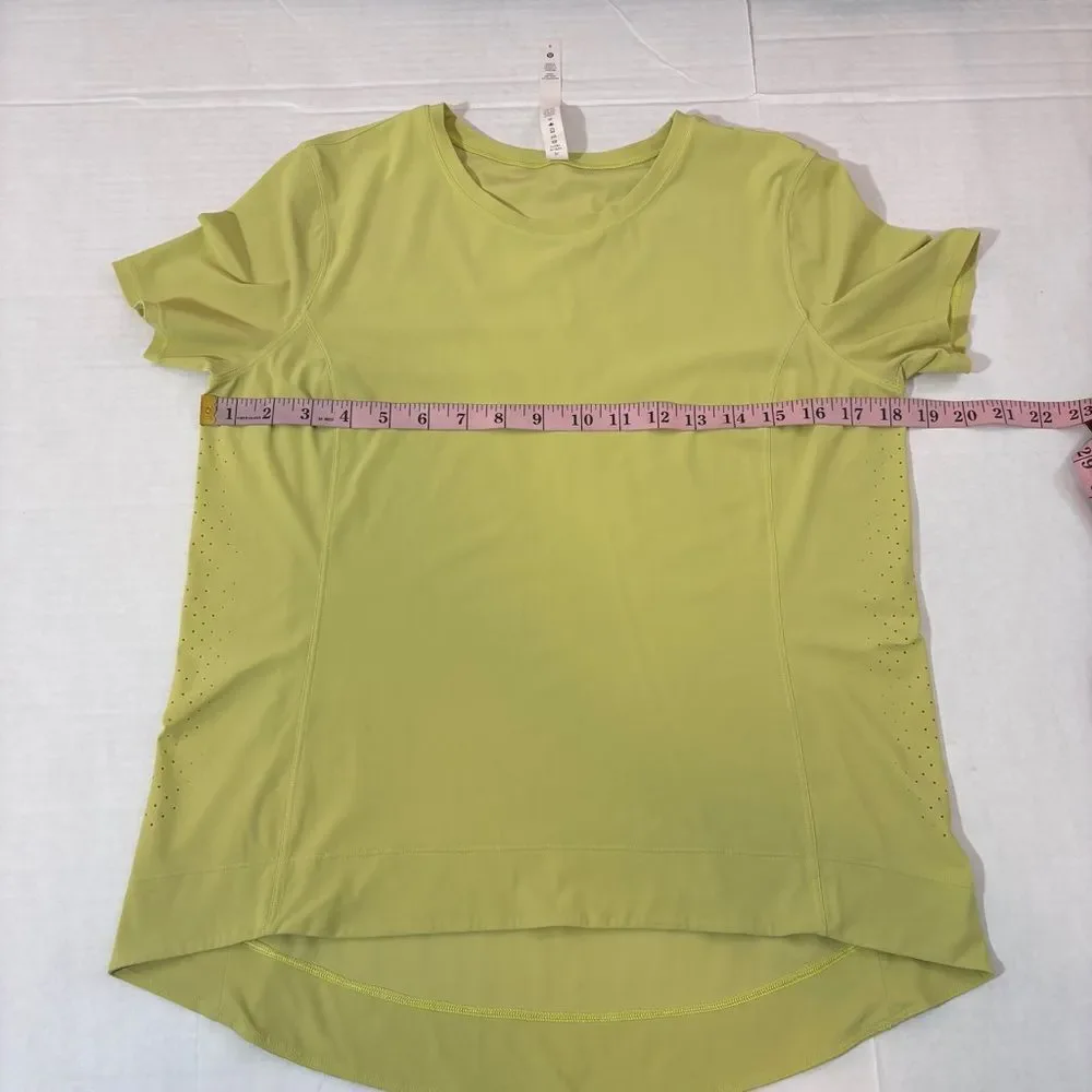 Lululemon shirt with side ventilation holes | size 6